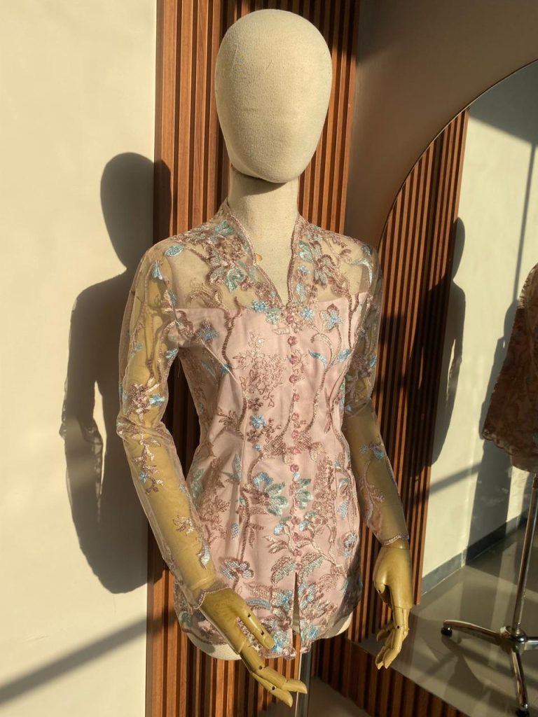 Kebaya Bordir Tradisional