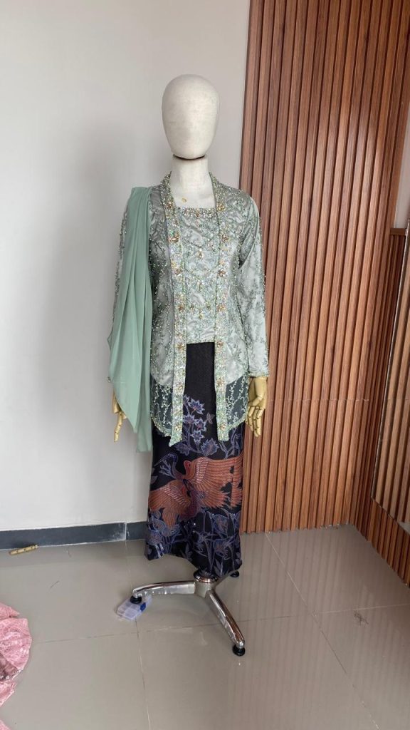 Kebaya Pesta Mewah