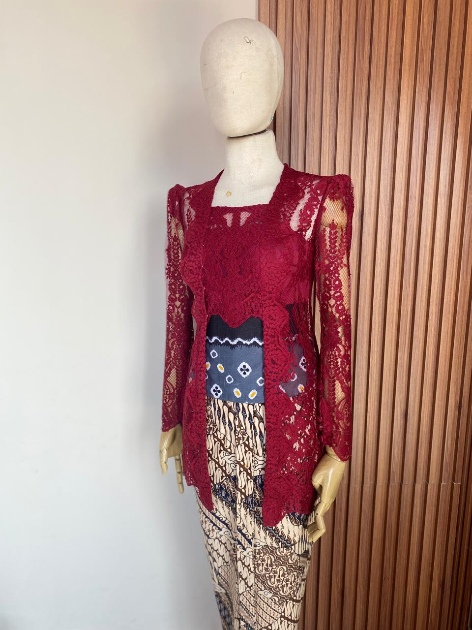Kebaya Adat Bali
