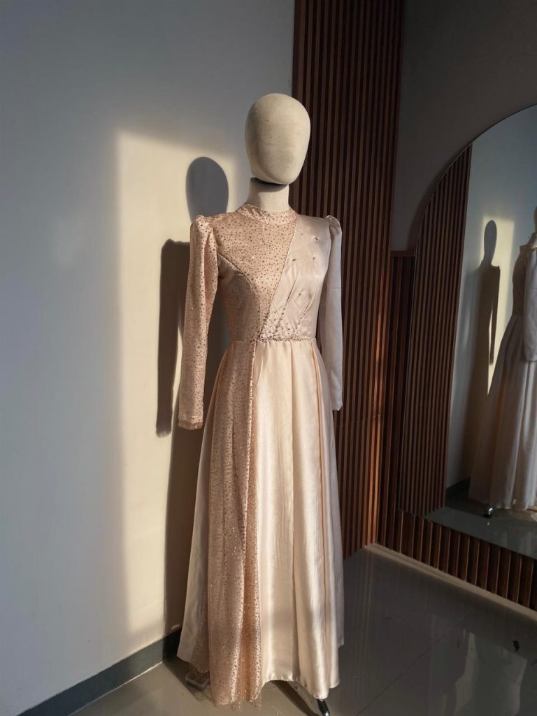 Penjahit Dress Dengan Desain Custom