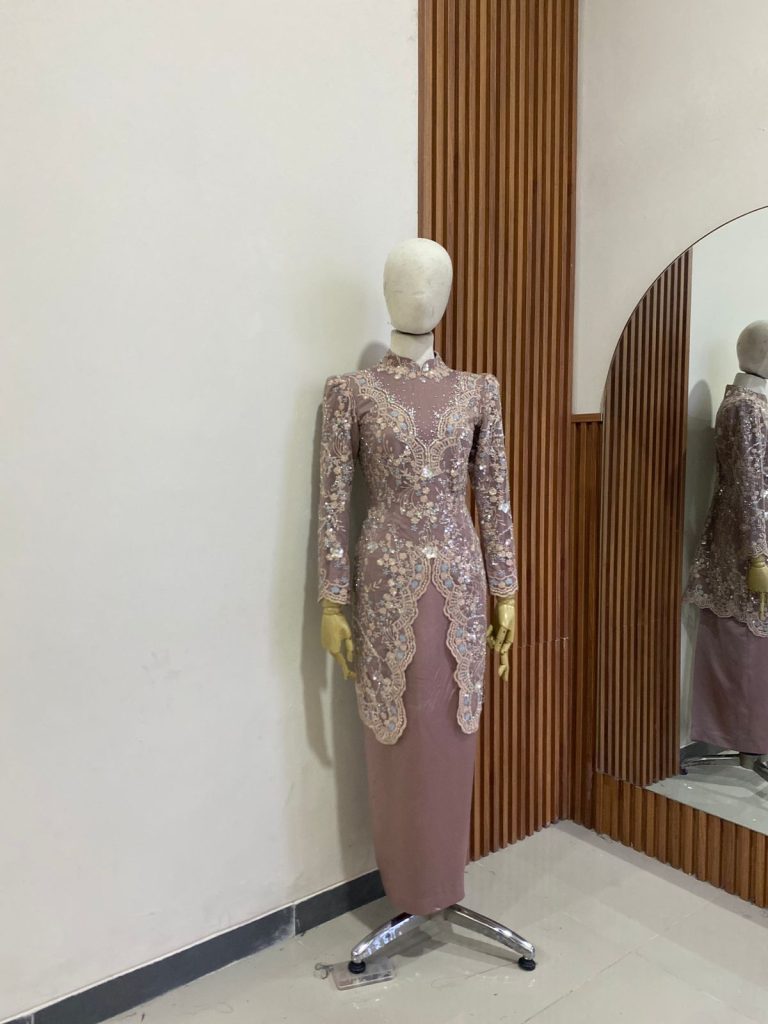 Penjahit Seragam Sekolah