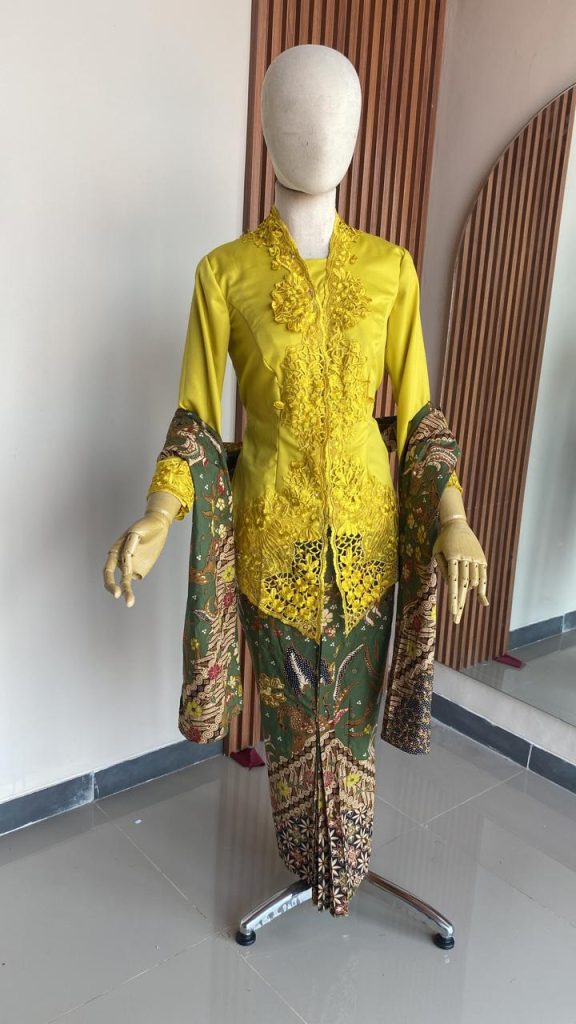 Tempat Jahit Kebaya Tradisional