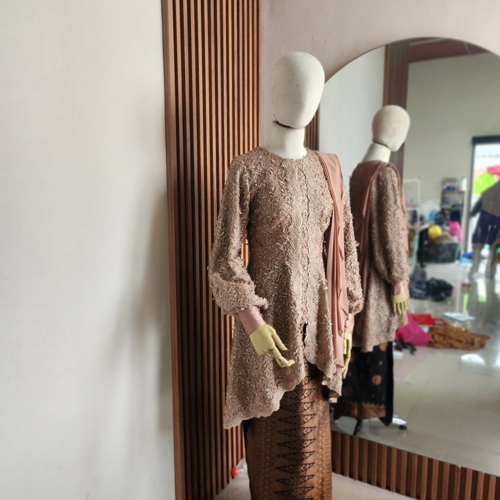 Instagram post from zarira_design. This post is in position 2.